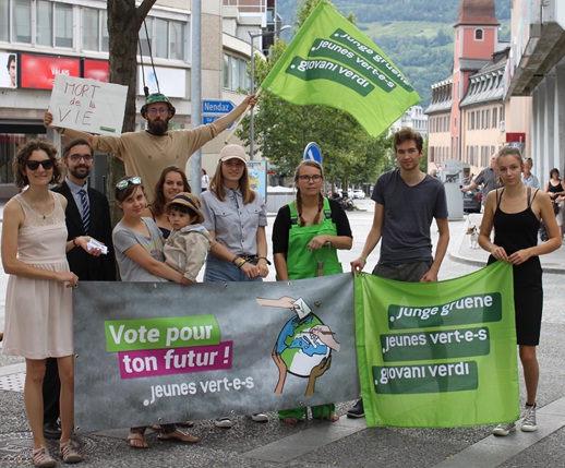 Elections fédérales: les Jeunes Vert-e-s Valais misent sur le théâtre de rue pour lancer leur campagne